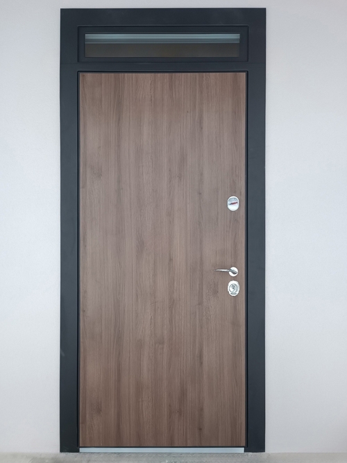 Стальная дверь МДФ с верхней вставкой